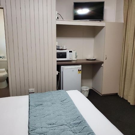 Windsor Hotel Motel دالبي المظهر الخارجي الصورة