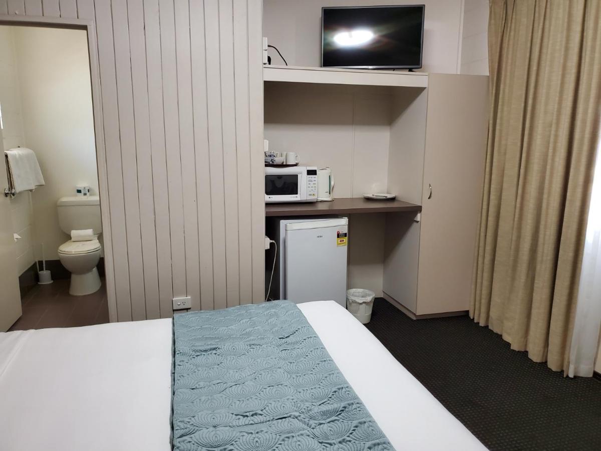 Windsor Hotel Motel دالبي المظهر الخارجي الصورة
